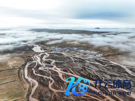 这是2024年5月26日拍摄的沱沱河快意（无东谈主机像片）。新华社记者 张龙 摄